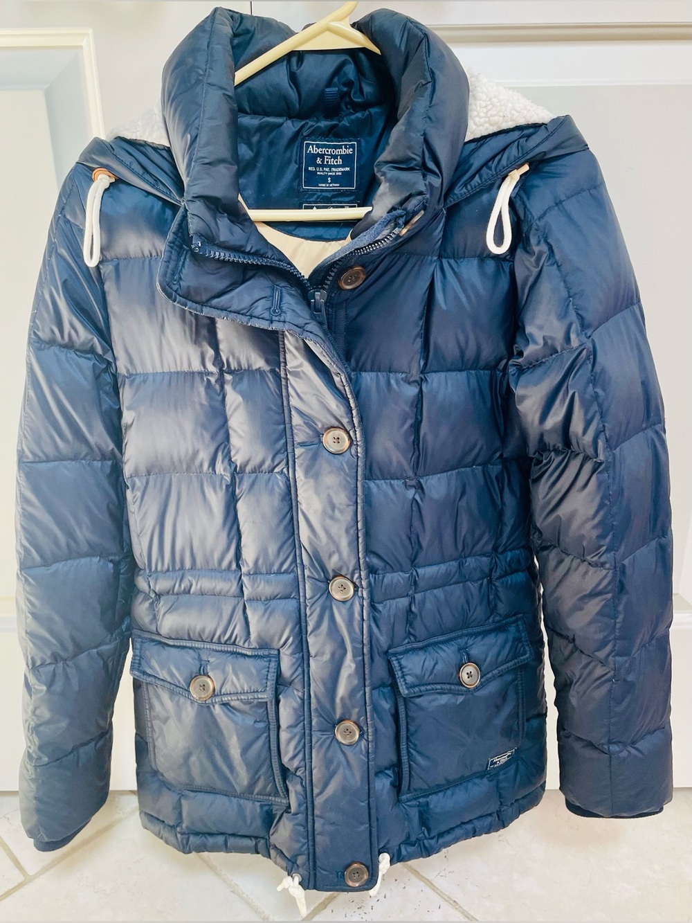 Abercrombie & Fitch Navy Sherpa Hood Duck Down Size Small Winter Puffer Jacket